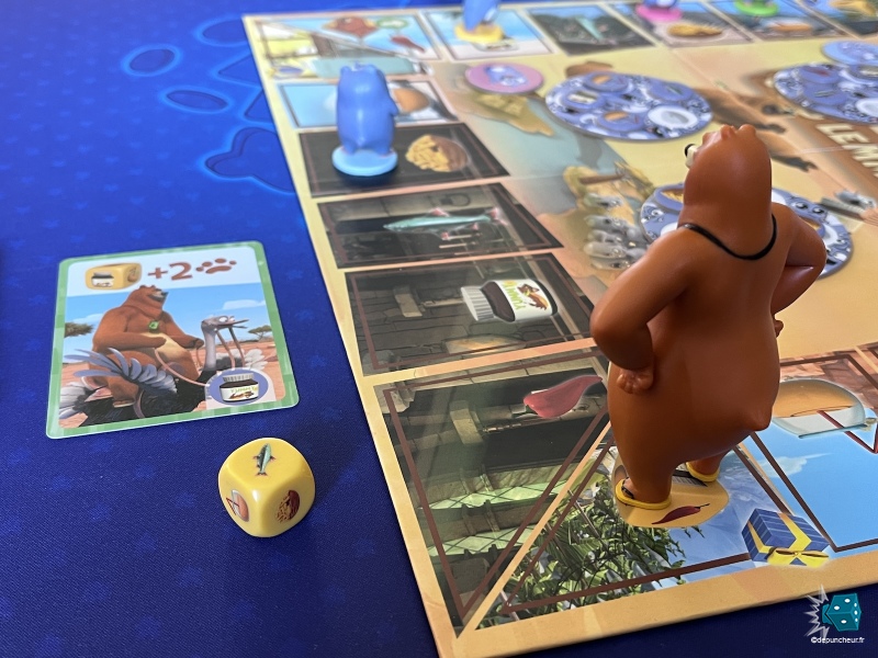 Grizzy va avancer jusqu'à la prochaine case poisson et ensuite de 2 cases de plus avec la carte !