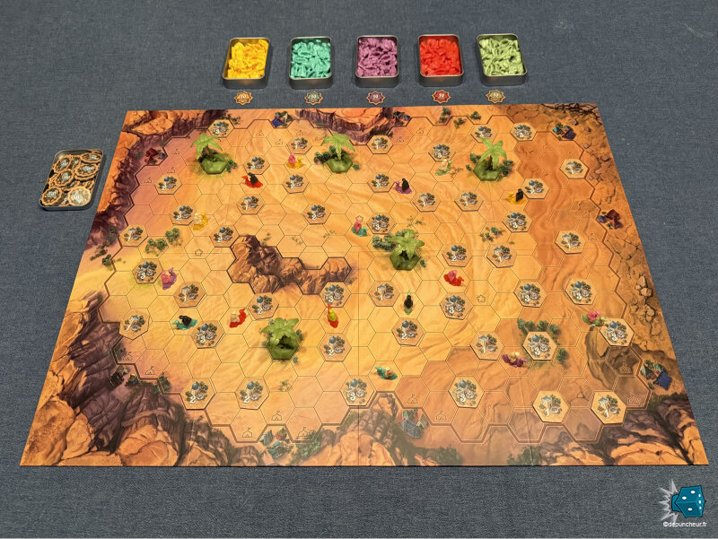 Pas si désert que ça... (Boîtes métal non fournies par le jeu)