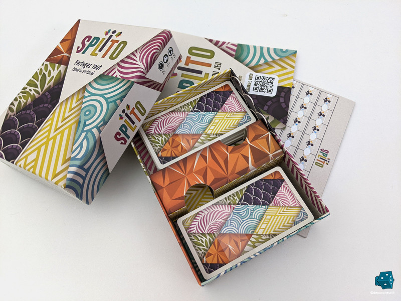 Bon point pour la petite boîte classieuse et facilement transportable