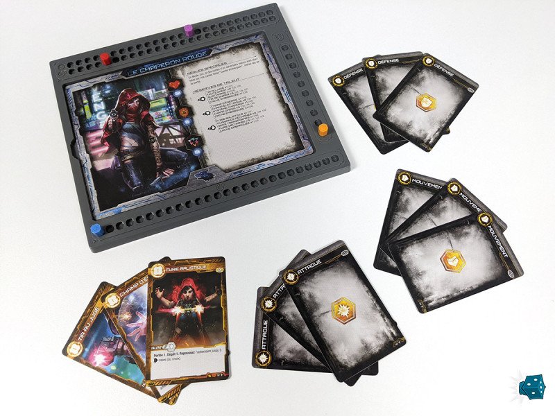 Chaque joueur débute les hostilités avec un ensemble de cartes pré-déterminé